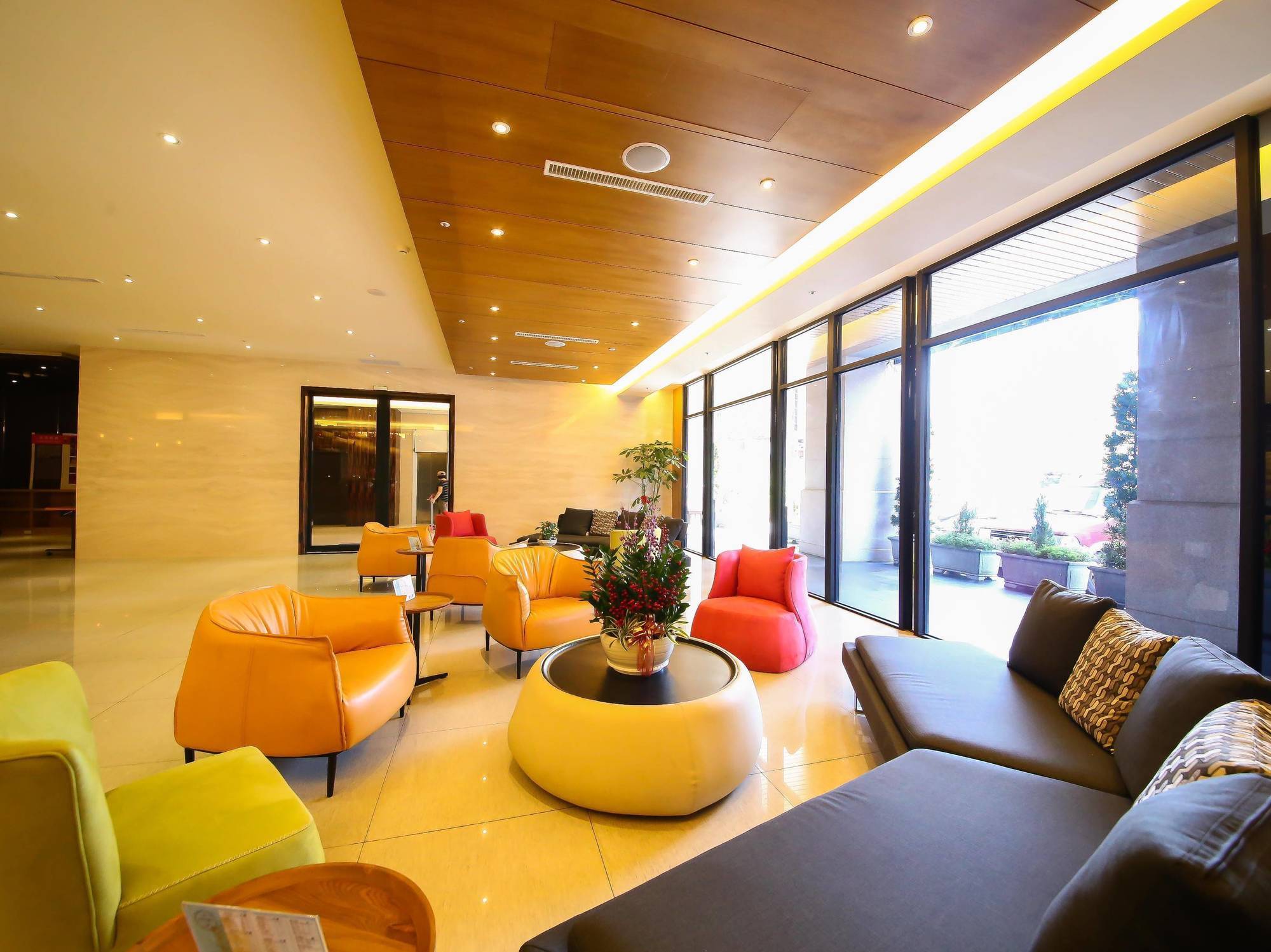טאינאן Jai Chateau Hotels & Hostels מראה חיצוני תמונה