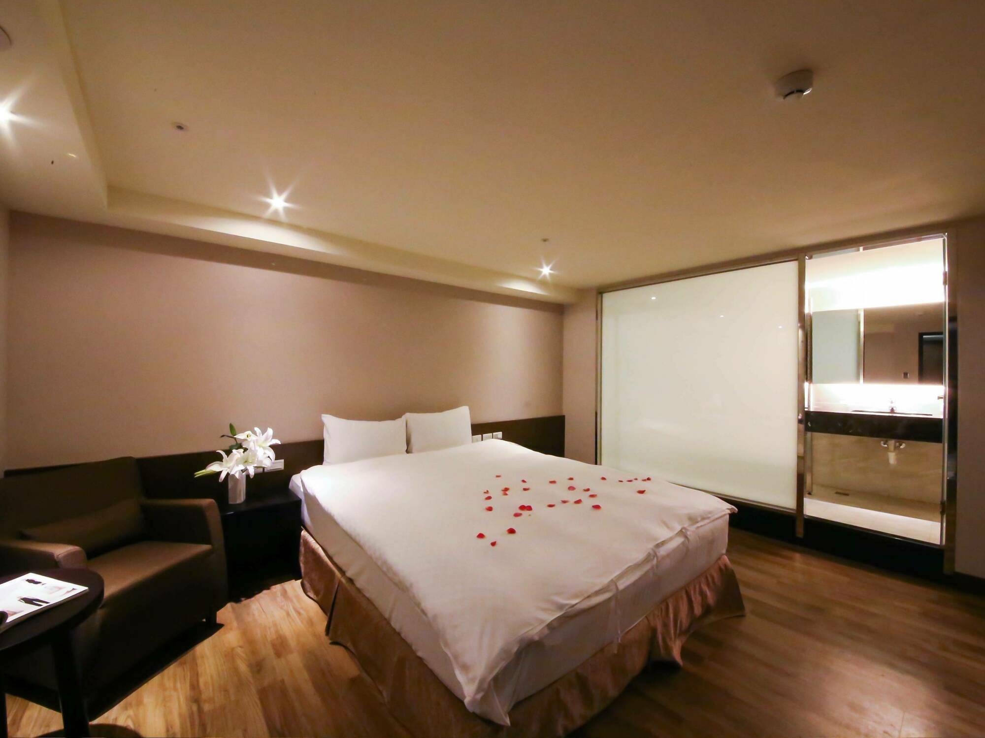 טאינאן Jai Chateau Hotels & Hostels מראה חיצוני תמונה